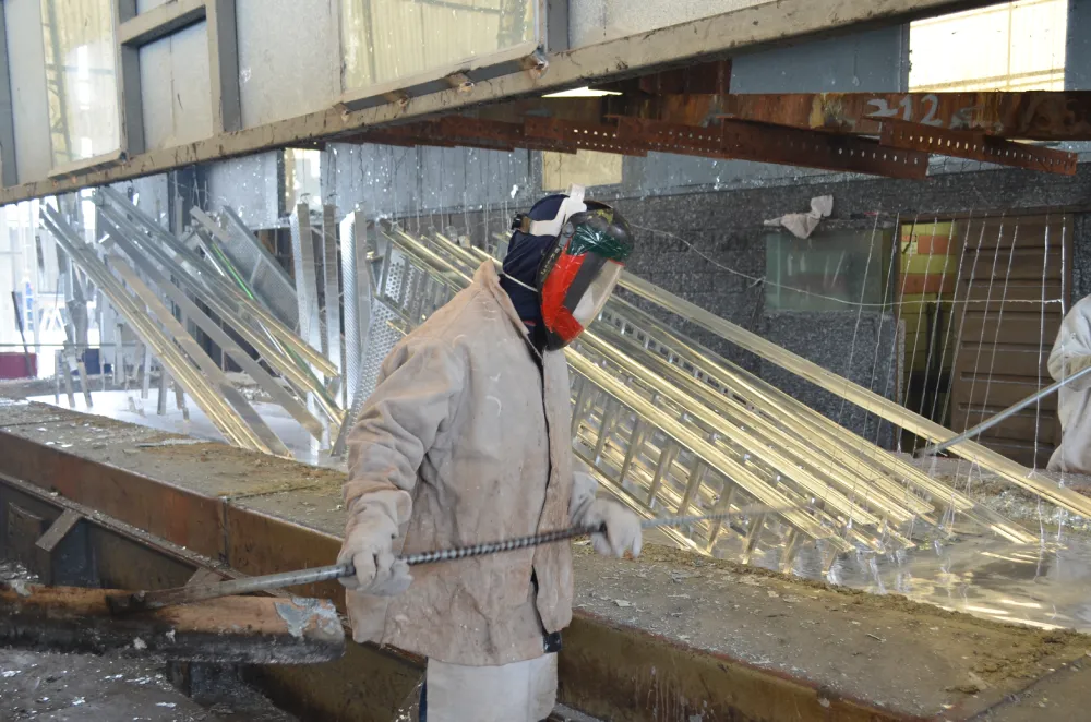 Galvanizado en caliente vs. pintura: la elección inteligente para proteger estructuras metálicas