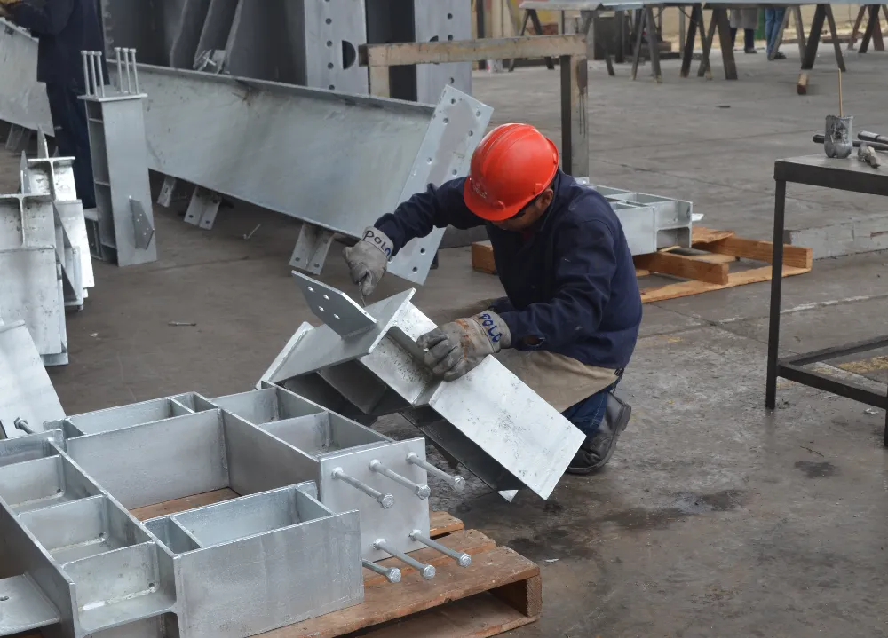 Diseño inteligente para galvanizado: drenaje y ventilación, claves para una protección duradera