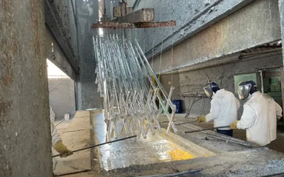 Aplicación del galvanizado en sistemas de señalización vial y postes de iluminación